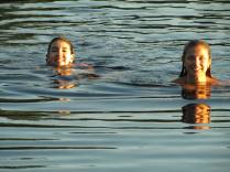 Delicioso mergulho no Mirror Lake, nas White Mountains, região de Lincoln, em New Hampshire - Estados Unidos